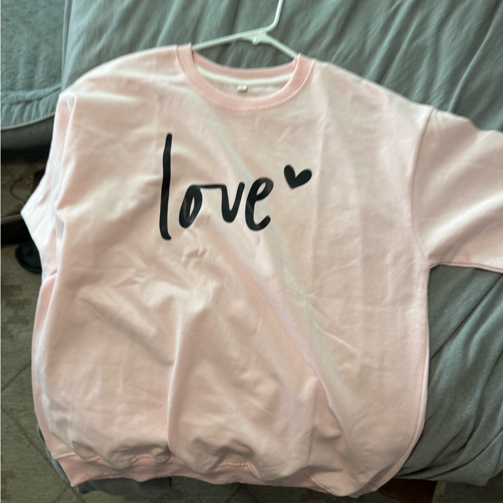 Chic Pink Love Pullover